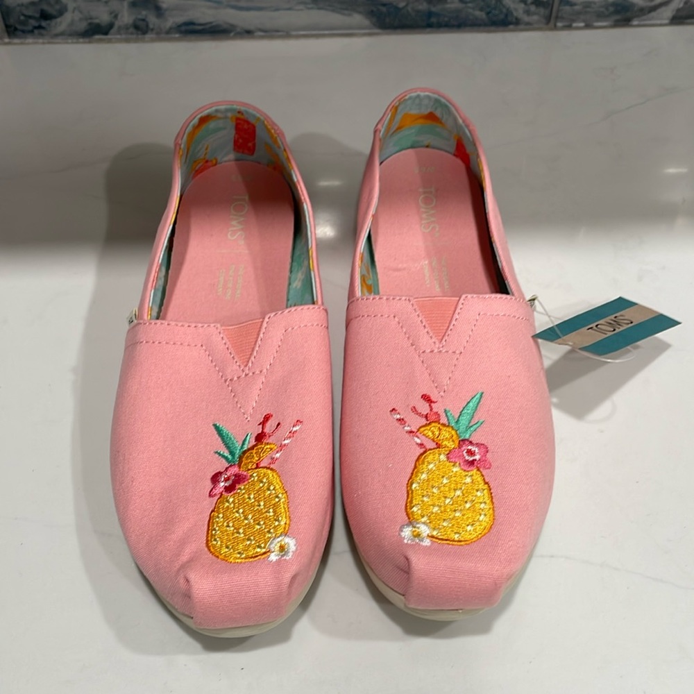 Pineapple pink TOMS nwt